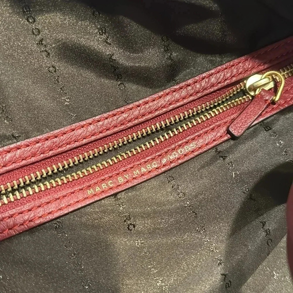 Marc Jacobs Handbag - Picture 7 of 14